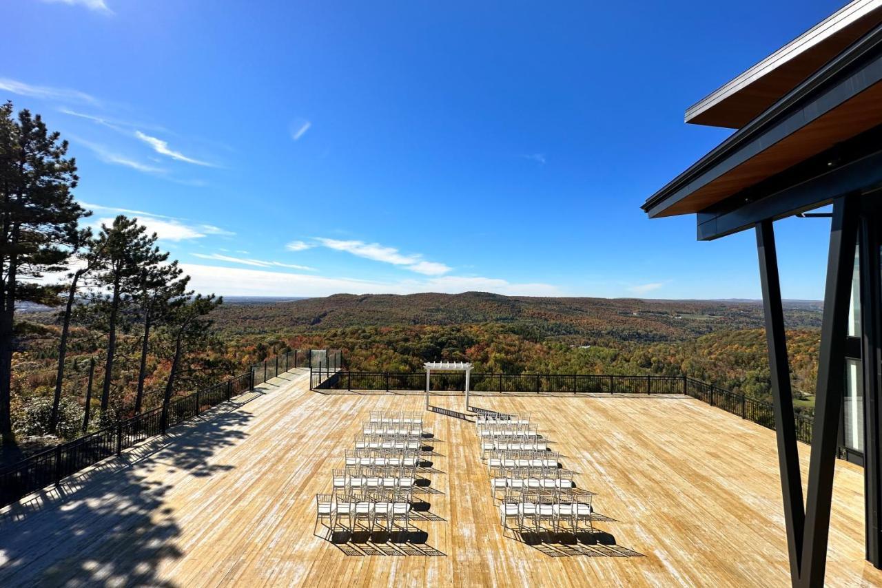 Auberge De La Montagne Coupee Saint Jean De Matha 외부 사진