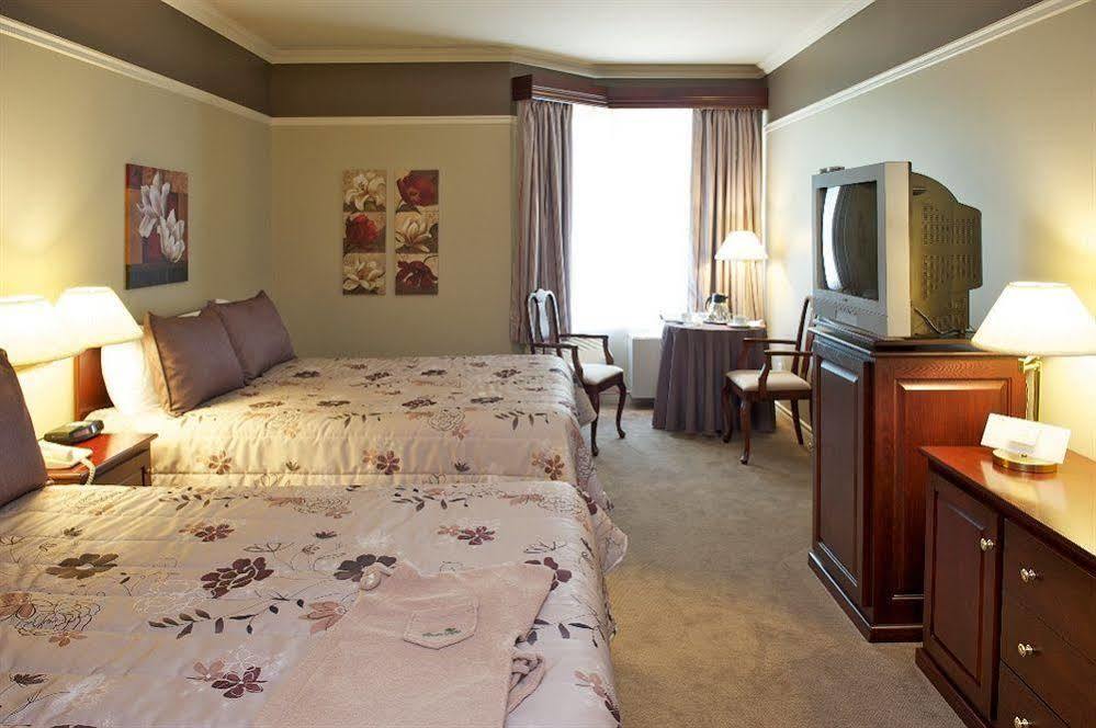 Auberge De La Montagne Coupee Saint Jean De Matha 외부 사진